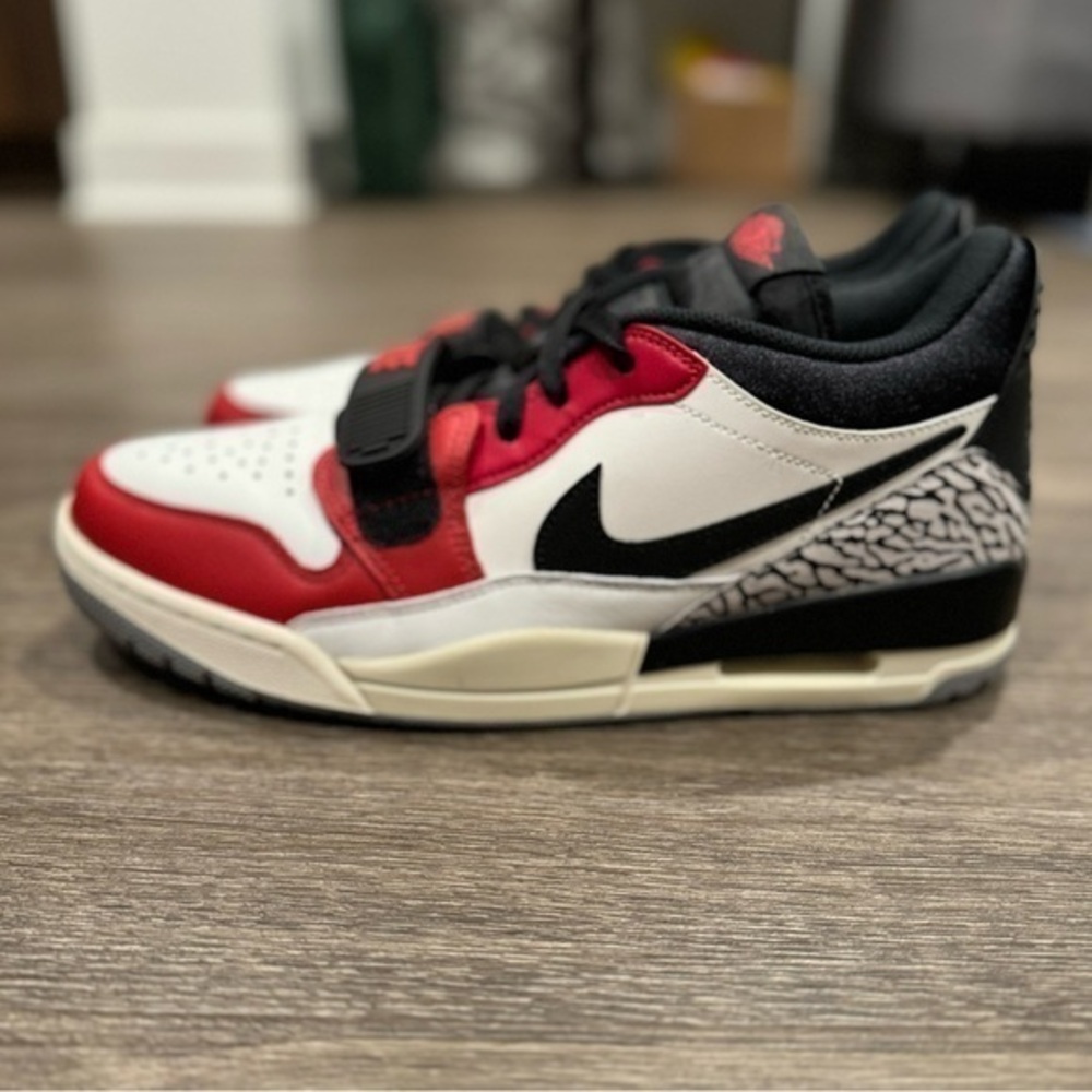 Nike Air Jordan Legacy 312 Low Chicago Flag Black Sneakers, New sz 10.5,…